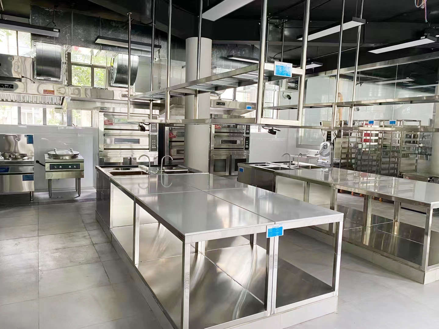 酒店粉色视频免费网站设备及用品